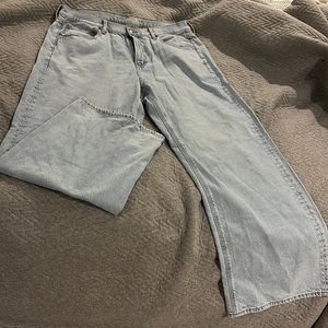 American Eagle 90’s Wide leg light wash jeans
